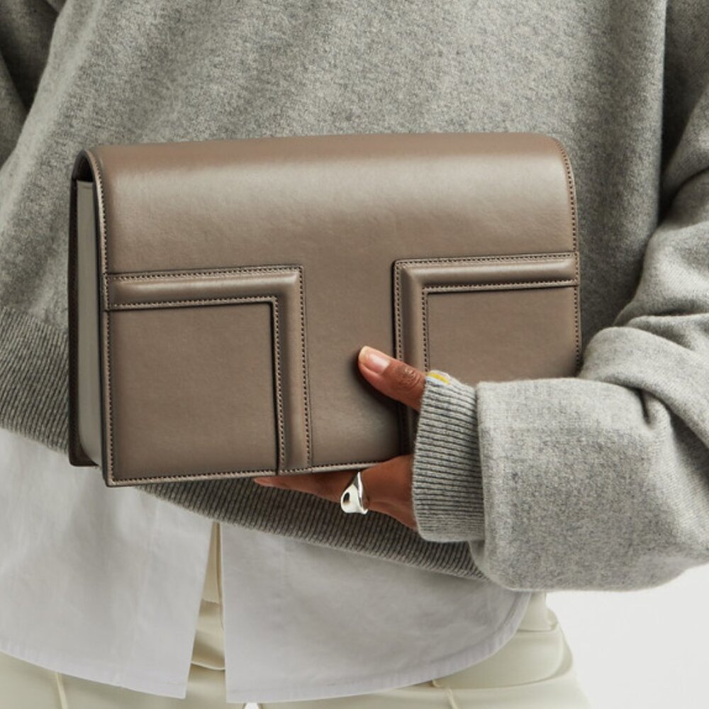 TOTEM T FLAP BAG IN TAUPE